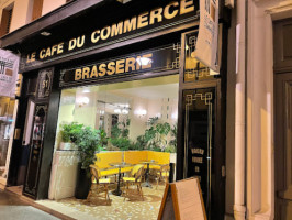 Cafe du Commerce outside