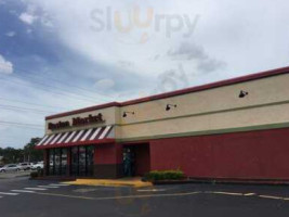 Boston Market outside