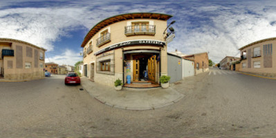 Cafeteria Juan Luis Pioz outside