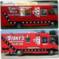 Stony's Pizza outside