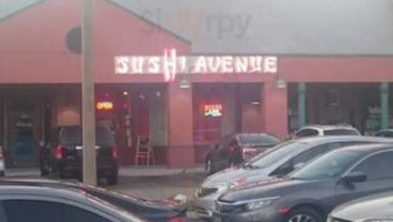 Sushi Avenue outside