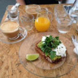 119 Lower Clapton Comida
