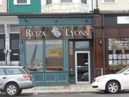 Roza Lyons outside