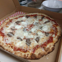 Dellanno's Italian Deli Pizza food