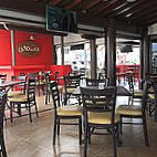 Maluck Restaurant Bar & Grill inside