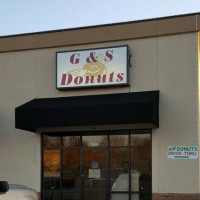 G S Donuts outside