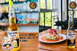 Los Tres Aguachiles food