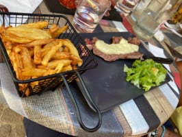 Le Bistrot Des Gueules Rouges food