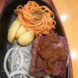 ステーキ Gōng Hóng Qián Diàn Comida