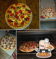 Chanita's Pizza food