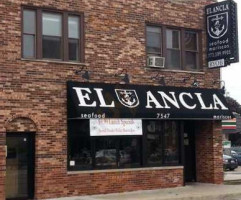 El Ancla outside