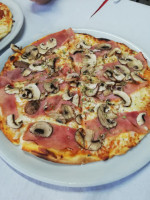 Pizzeria Honorato's food