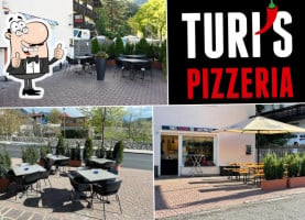 Turi’s Pizzeria inside
