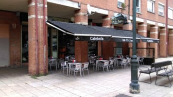 Cafeteria Los Porches outside