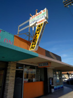 Leonor’s Vegetarian Mexican outside