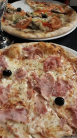 Pizza Delizia food