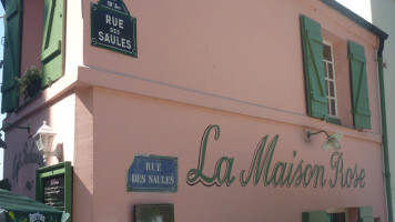 La Maison Rose outside