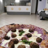 Mon Amour Pizzeria food