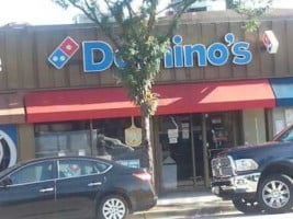 Domino's Pizza outside