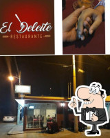 El Deleite outside