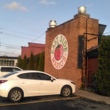 East Side Mario's Cornwall Dentro