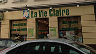 La Vie Claire outside