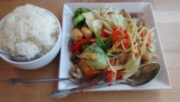 Thai Wok Kitchen food