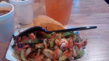 Los Gavos Seafood Grill food