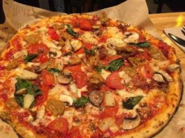 Blaze Pizza E Colorado Blvd food