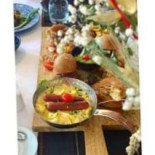 Le Dionevar Comida