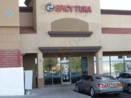 Spicy Tuna outside