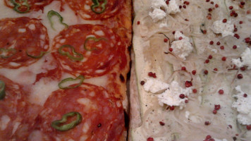 Buoni Forno Di Pizze food