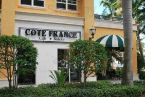 Cote France outside