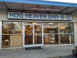 Hog Heaven Bar B Que outside