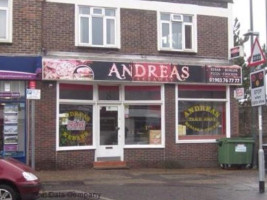 Andreas Kebabs outside