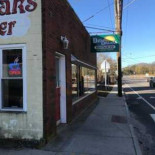 Daybreaks Diner Exterior