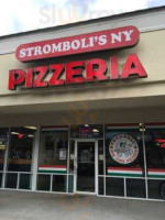 Stromboli's Ny Pizzeria inside