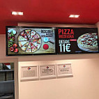 Domino's Pizza Pio Xii inside