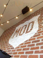 Mod Pizza food