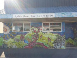 Ryli's Kiwi Kai food