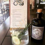 Eugene's Monkey Grill Comida