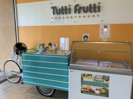 Tutti Frutti Frozen Yogurt food