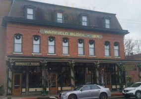 Warfield's Restaurant & Bakery outside