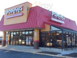 Popeyes Louisiana Kitchen outside