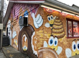 Honey Creme Donut Shop outside