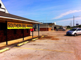 South’s Best Bbq/southern Bbq outside