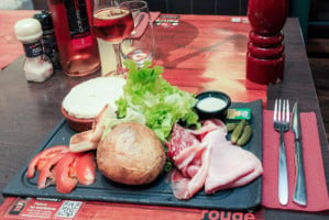 Poivre Rouge Laon food