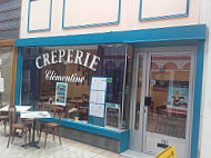 Creperie Clementine inside