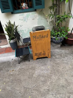 The Mallard Coffee Lounge outside