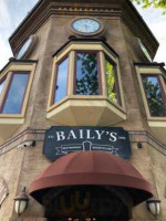 Baily's Old Town Temecula inside